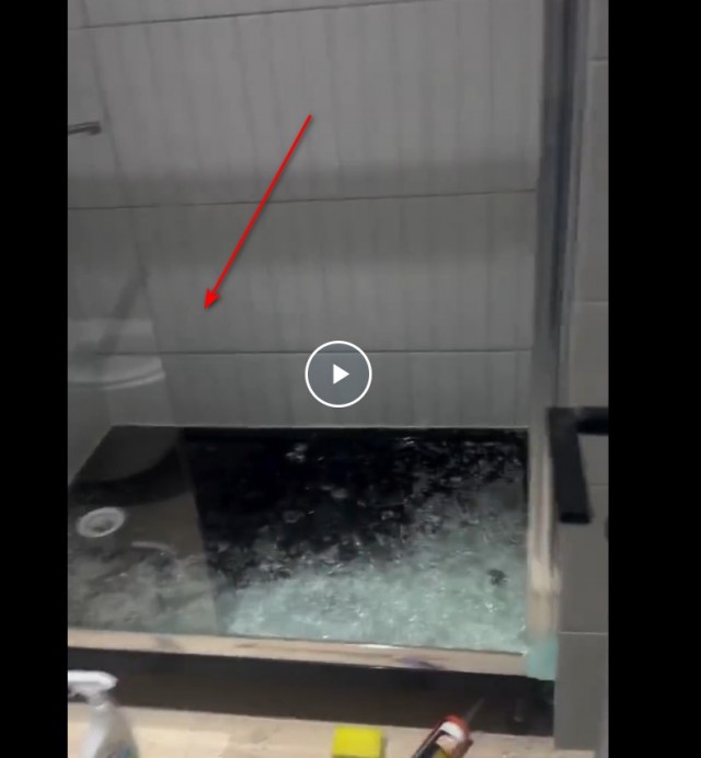 Двёрка душевая