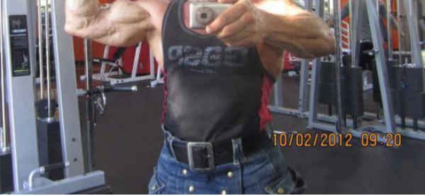 Нормалёк так сфотал себя в спортивном зале!