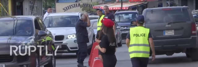 В Ливане девушек-полицейских одели в шорты
