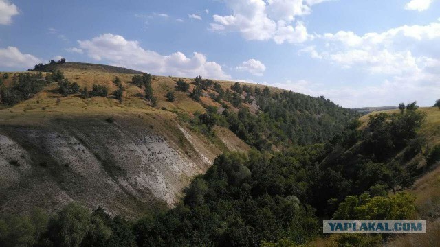 Есть на Волге утес...
