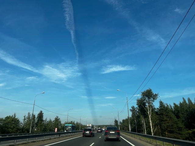 Черные полосы на небе