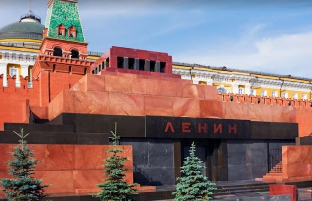 Надгробный монументализм.