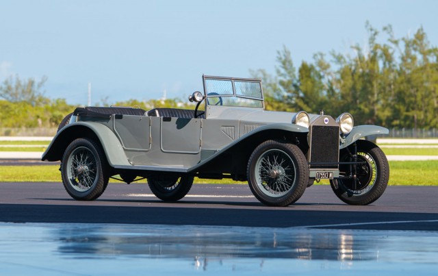 49 лет исполнилось Lada Niva