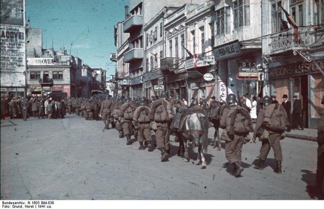 История в цвете
