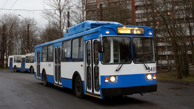 Игра на ЯПе: Угадай АВТО-9