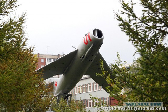 Дарите детям самолёты!