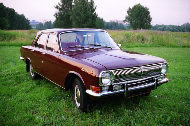 Заварили в гараже на 25 лет: новая экспортная Lada ВАЗ-2106