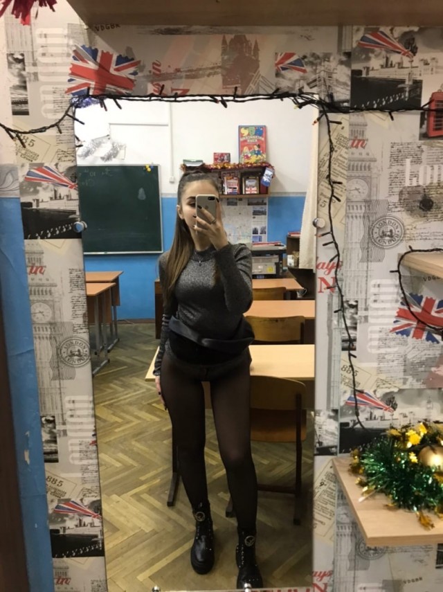 Какие разные девчонки бывают всё-таки у нас...