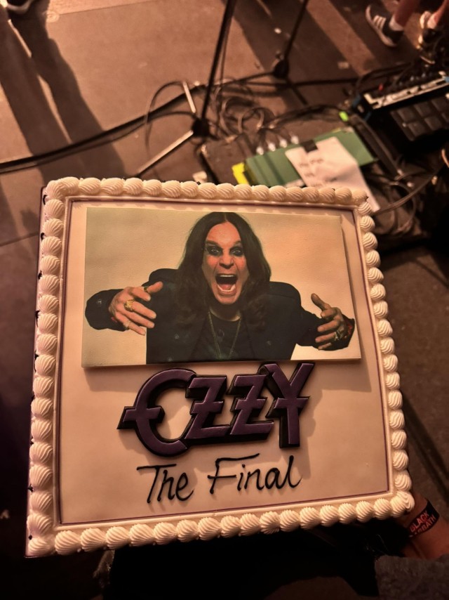 Мир прощается с OZZY