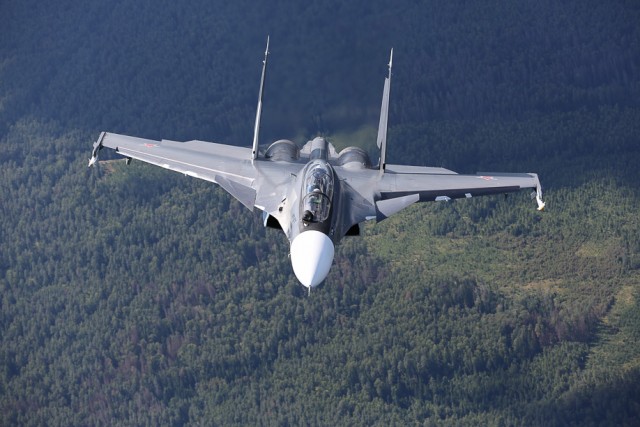 Воздушная съемка полета Су-30СМ