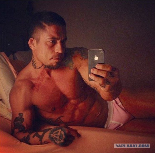 Порнозвезда после разборок с мужем - бойцом MMA