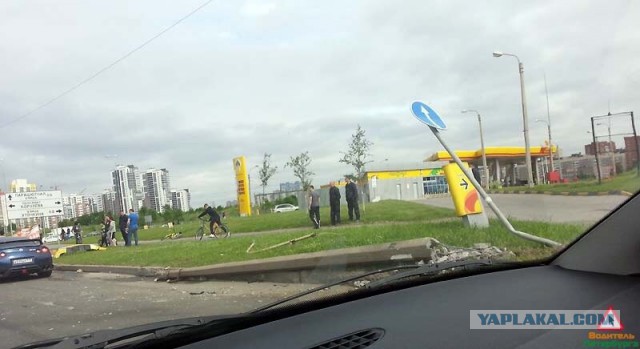 Разбили камаро в Питере