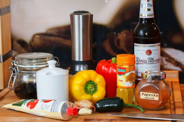 Легендарный немецкий фастфуд "Карривурст с картофелем фри"