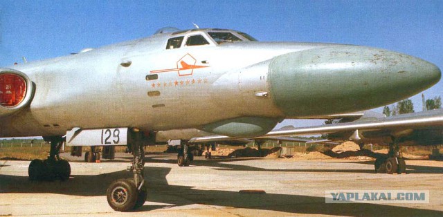 Что Ту-95 "Медведь" прячет за своим массивным "подбородком?"