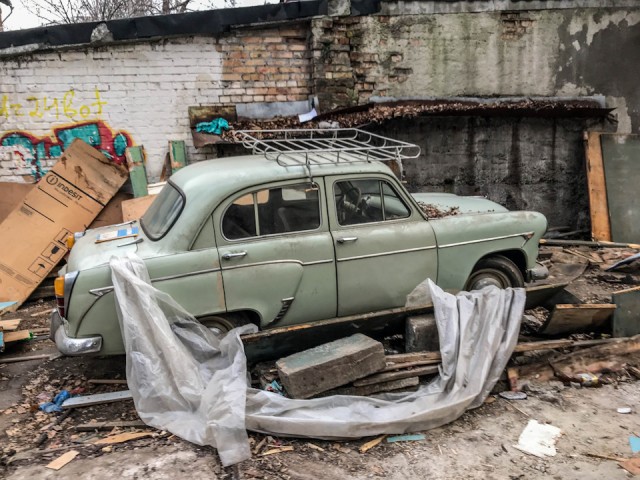 "Москвич-407" в оригинале: жертва сноса гаражей