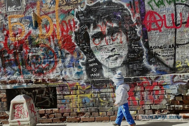 Самое большое граффити с Виктором Цоем в России