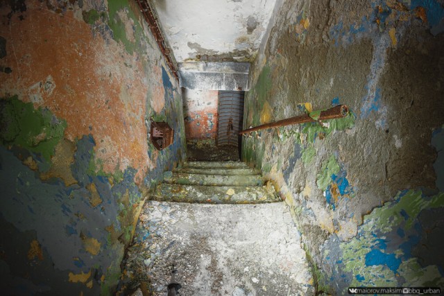 Обычный сарай посреди тундры оказался спуском в оставленный военными «засекреченный» бункер