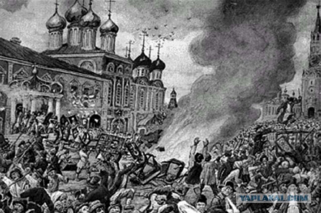 В Санкт-Петербурге горит строящийся военный корабль