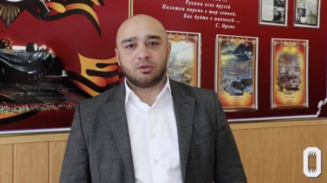 В Томске полицейский избил таксиста и сбежал, оставив удостоверение в машине