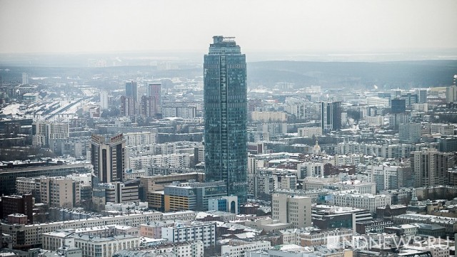 Жители Екатеринбурга массово стали лепить из снега огромные члены