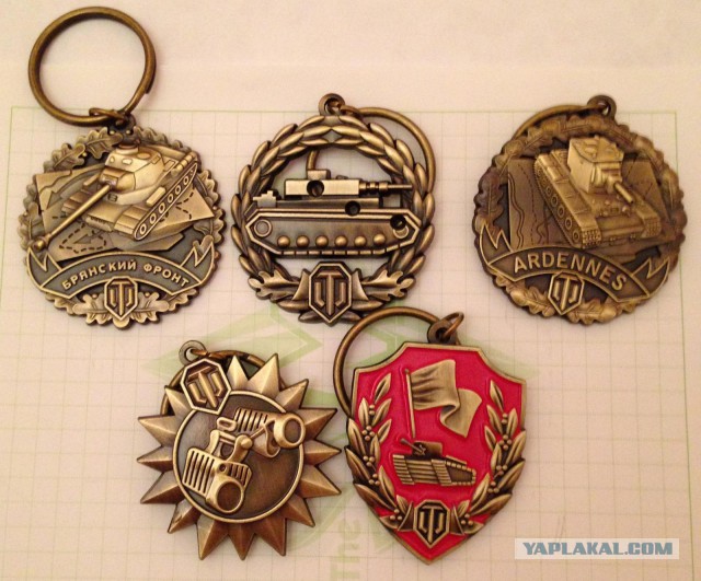 Продам Аксесуарику World of Tanks(танк, брелки...)