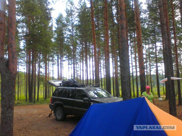 Старый Grand Cherokee, на тестовой трассе "Jeep Territory"