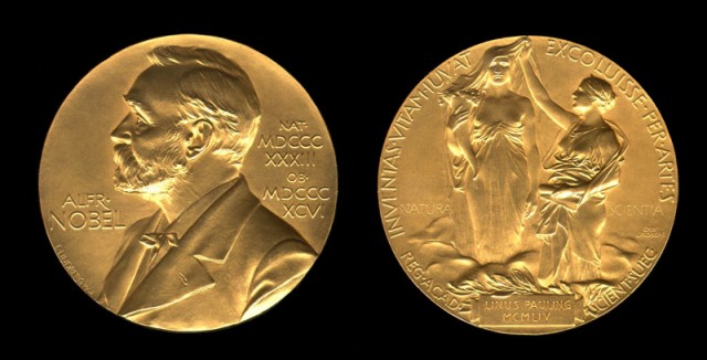 Именно так выглядит медаль Нобелевской премии мира