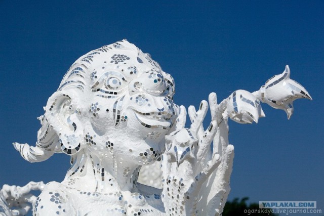 Белый храм в Чианг Рае (Wat Rong Khun)