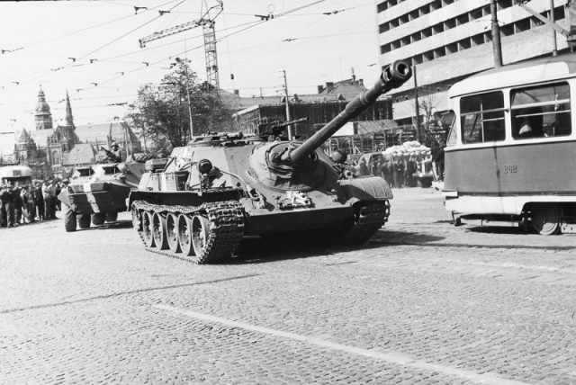 И такое бывало. Советская военная техника, принятая на вооружение, но не ставшая массовой