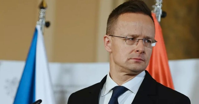 Петер Сиярто исчез из поля зрения СМИ после объявления результатов парламентских выборов в Венгрии