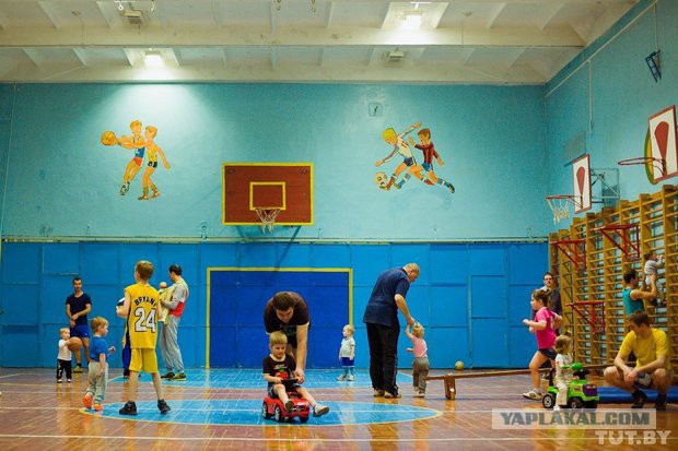 Гомельские папы с малышами организовали клуб, в который не пускают женщин