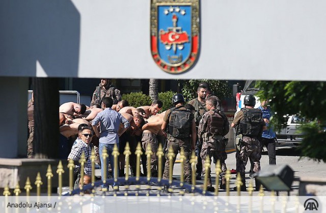 Фоторепортаж: переворот в Турции - хроника событий