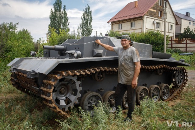 «А танк слабо?»: волгоградец за семь лет голыми руками построил немецкую самоходку StuG III