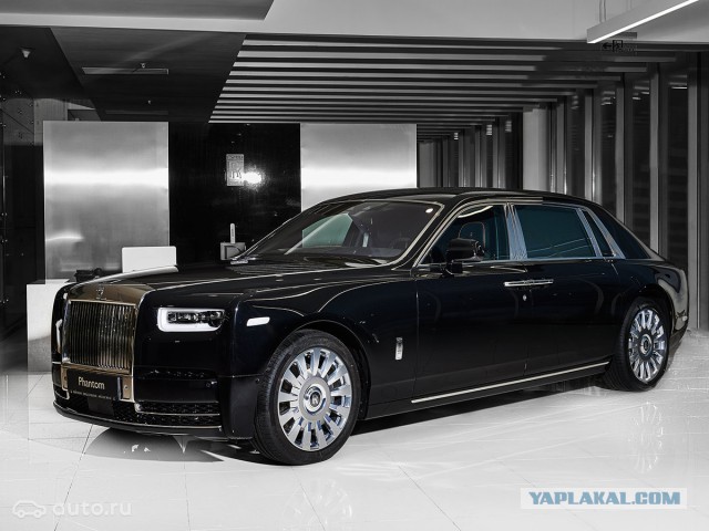 Премьера российских "люксовых" автомобилей Aurus состоялась на автосалоне