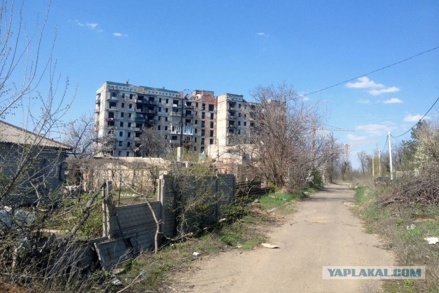 Каково быть автомобилистом в ДНР: лежащий на дне авторынок, двойные номера, комендантский час и прочее