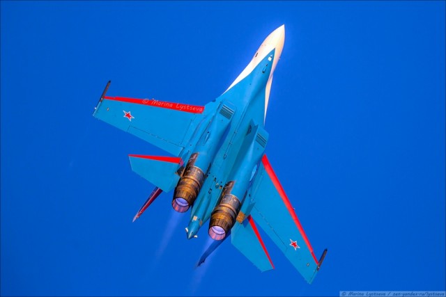 Тренировки "Русских витязей" на новых Су-35С в Кубинке