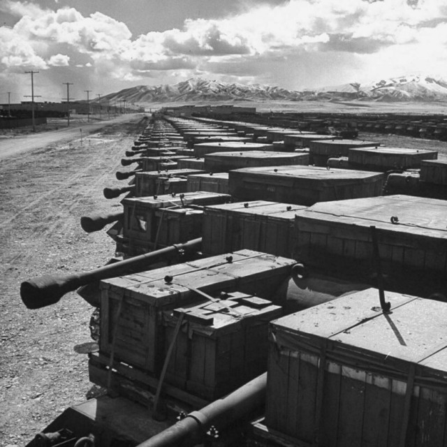 14 фото с кладбищ боевой техники, которая осталась после войны: что с ней стало