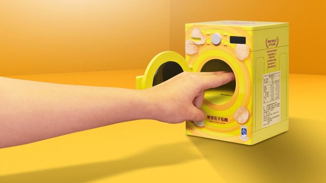 Lay's показала «стиральную машину» для испачканных чипсами пальцев