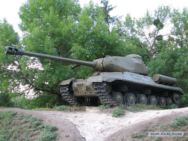 Памятник Ис-2