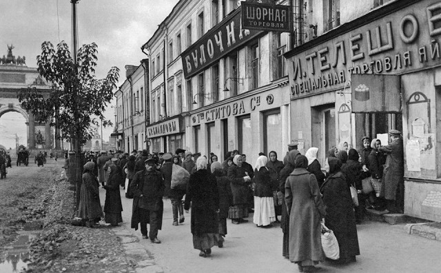 Вперёд, в прошлое: архивные кадры, которые откроют вам окно в историю