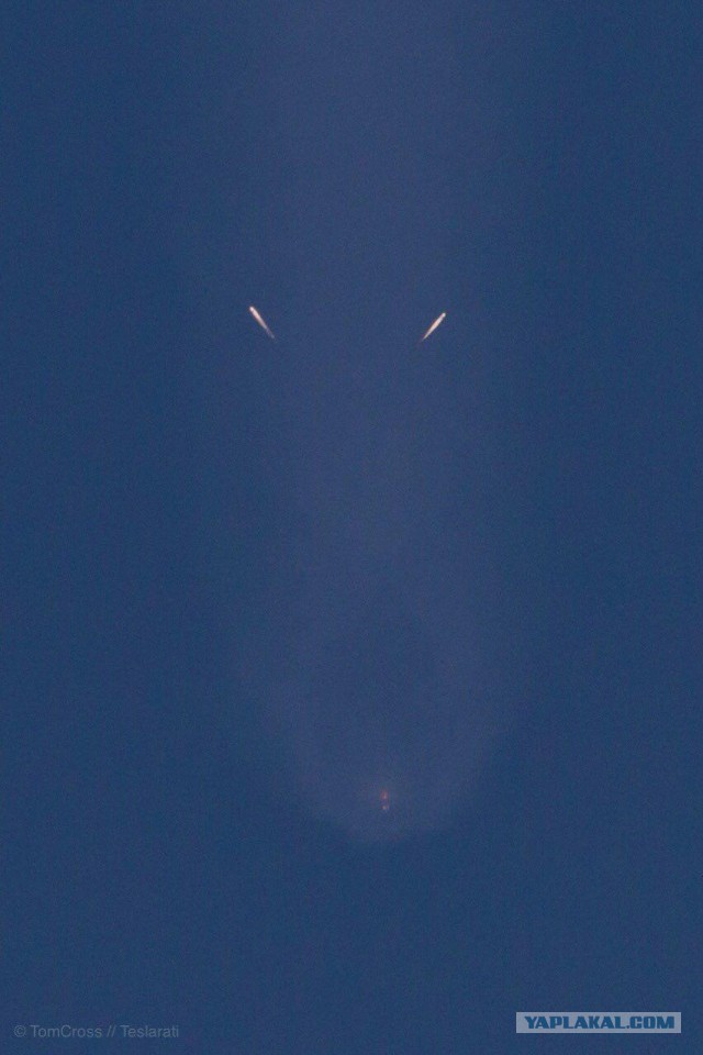 SpaceX осуществила первый коммерческий запуск Falcon Heavy