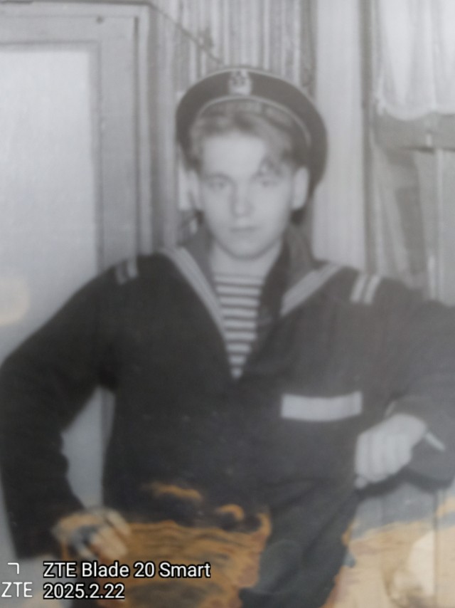 А давайте в честь праздника, выкладывать свои армейские фотки уважаемые яповцы