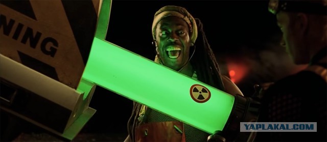 Если будет удар сзади, то эта система солнцепек летит прямо в спину водителю?