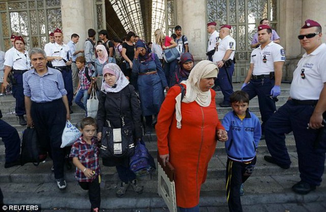 Вокзал в Будапеште закрыли из-за наплыва мигрантов