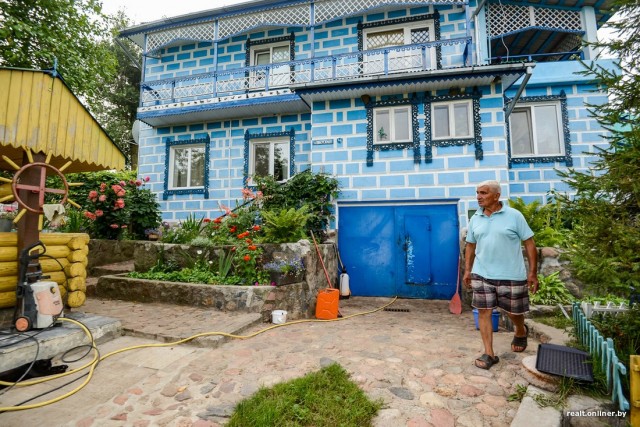 Добро не по ГОСТу: пенсионера заставляют снести сельский аквапарк, который он построил для всей деревни
