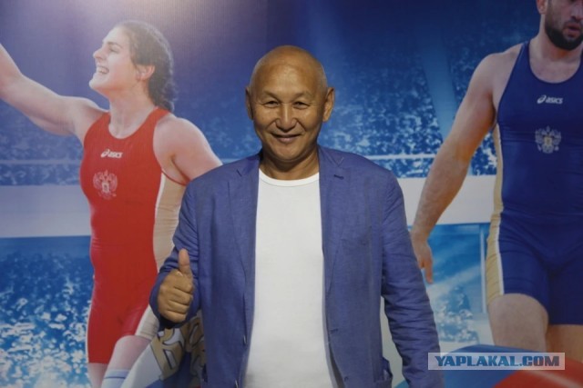 Мне до лампочки, мы в России как в сказке живем