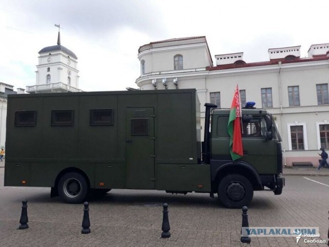 Суд в Беларуси приговорил к восьми годам колонии Эдуарда Бабарико. Его отец был соперником Лукашенко на выборах 2020 года и получил 14 лет лишения свободы