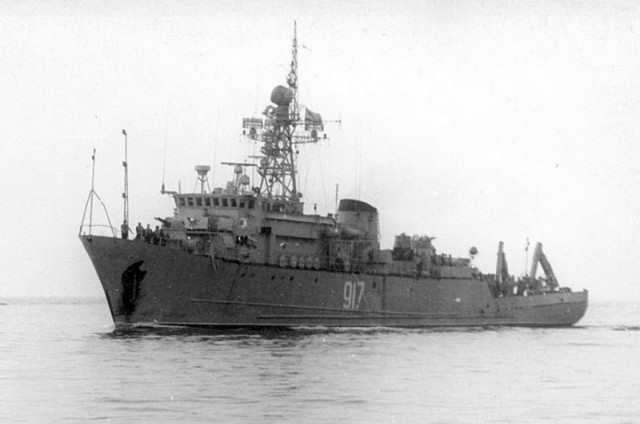 О том, как военный корабль ВМФ СССР отбил два рыболовных судна у береговой охраны Марокко