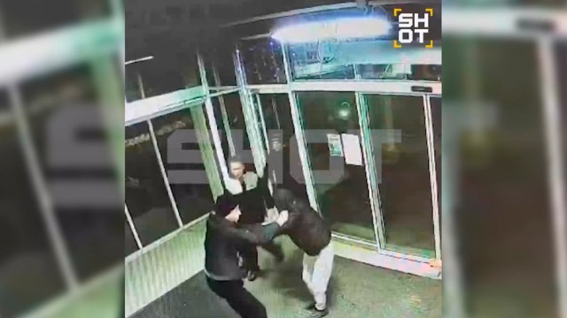 Банда подростков избила кастетом пенсионера возле ТЦ в Гусь-Хрустальном