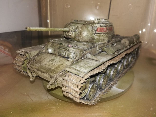 Клеим танчики